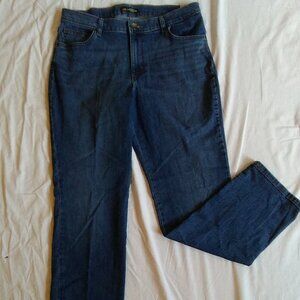 Lee Jeans, Relaxed Fit, Straight Leg, Mid Rise , 5 Pocket Jeans